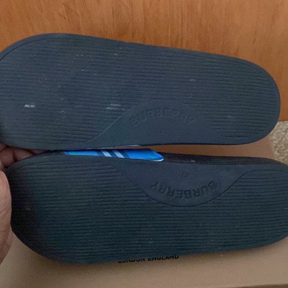 Burberry slides 100% authentic - Picture 2 of 5